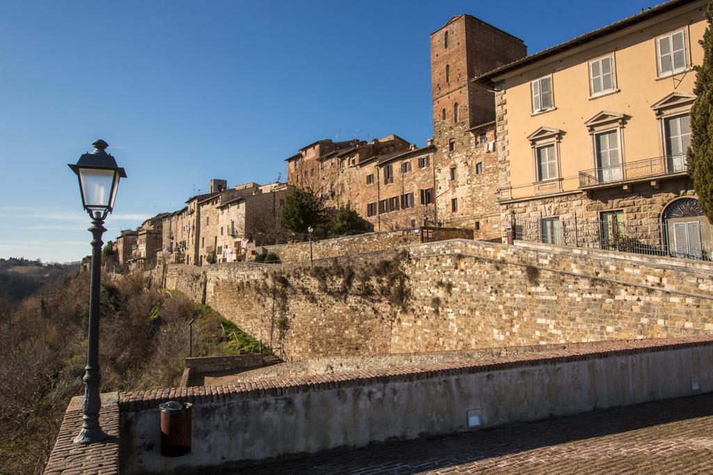 Whitehouse Hotel Colle Val D'Elsa Exterior photo